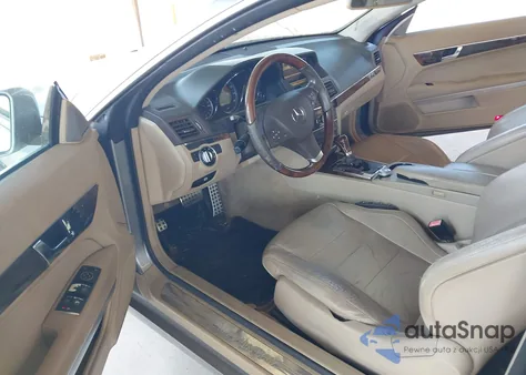 2011 Mercedes-Benz E 350 из США, поврежденный, VIN WDDKJ5GB3BF077977